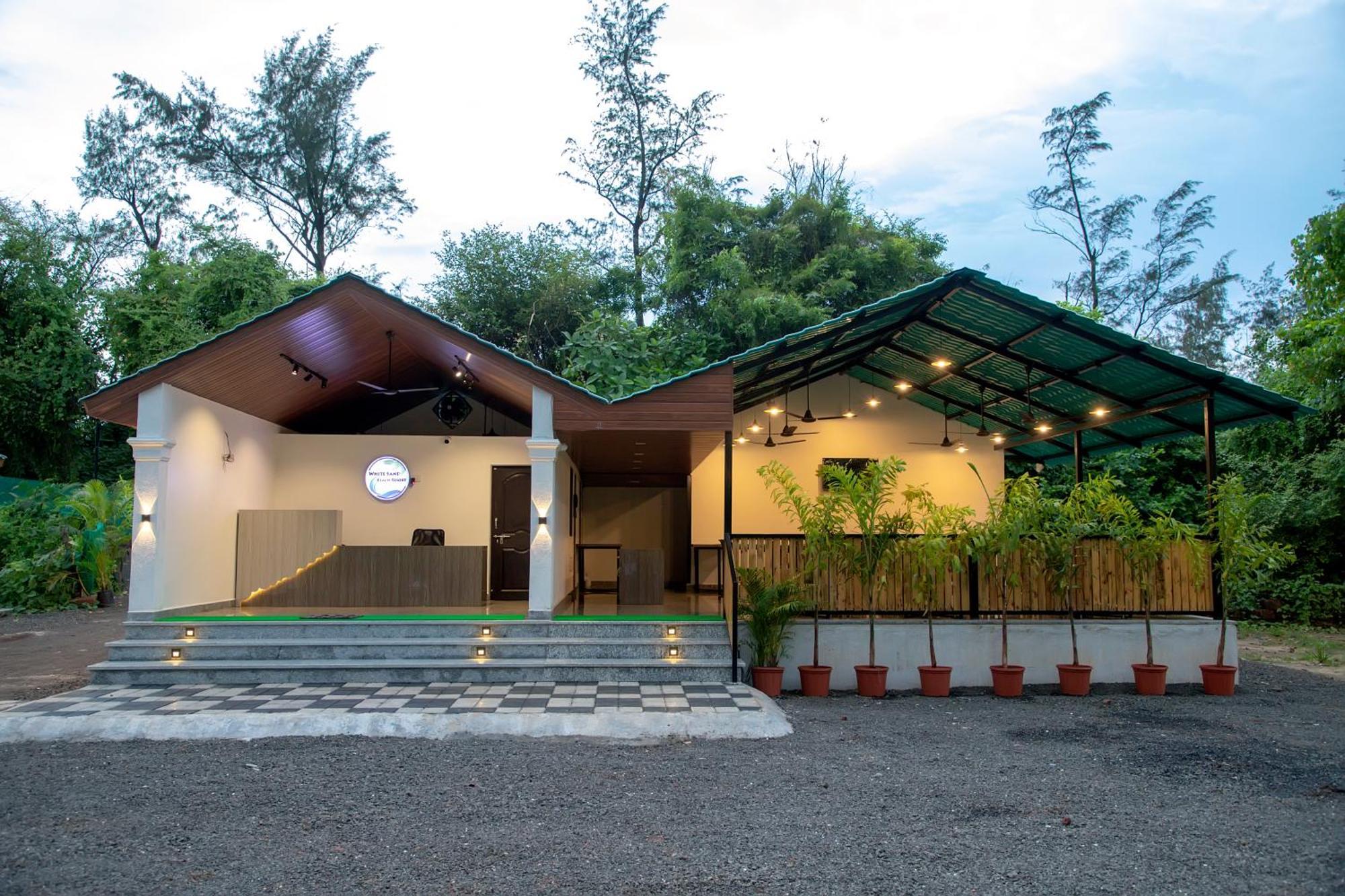 White Sand Beach Resort Kondivali 外观 照片