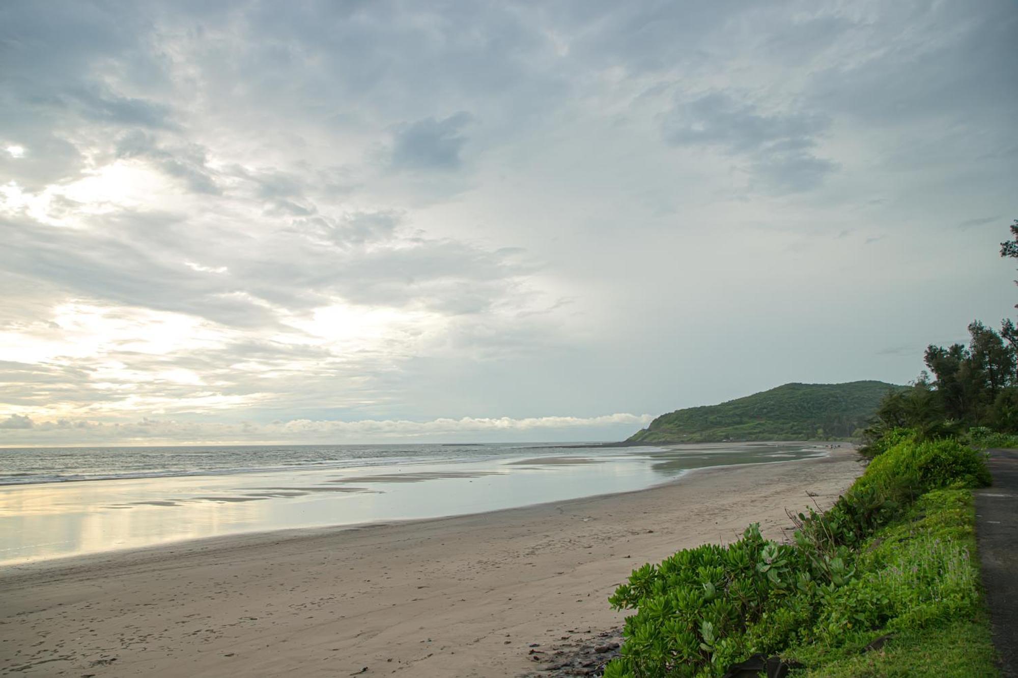 White Sand Beach Resort Kondivali 外观 照片